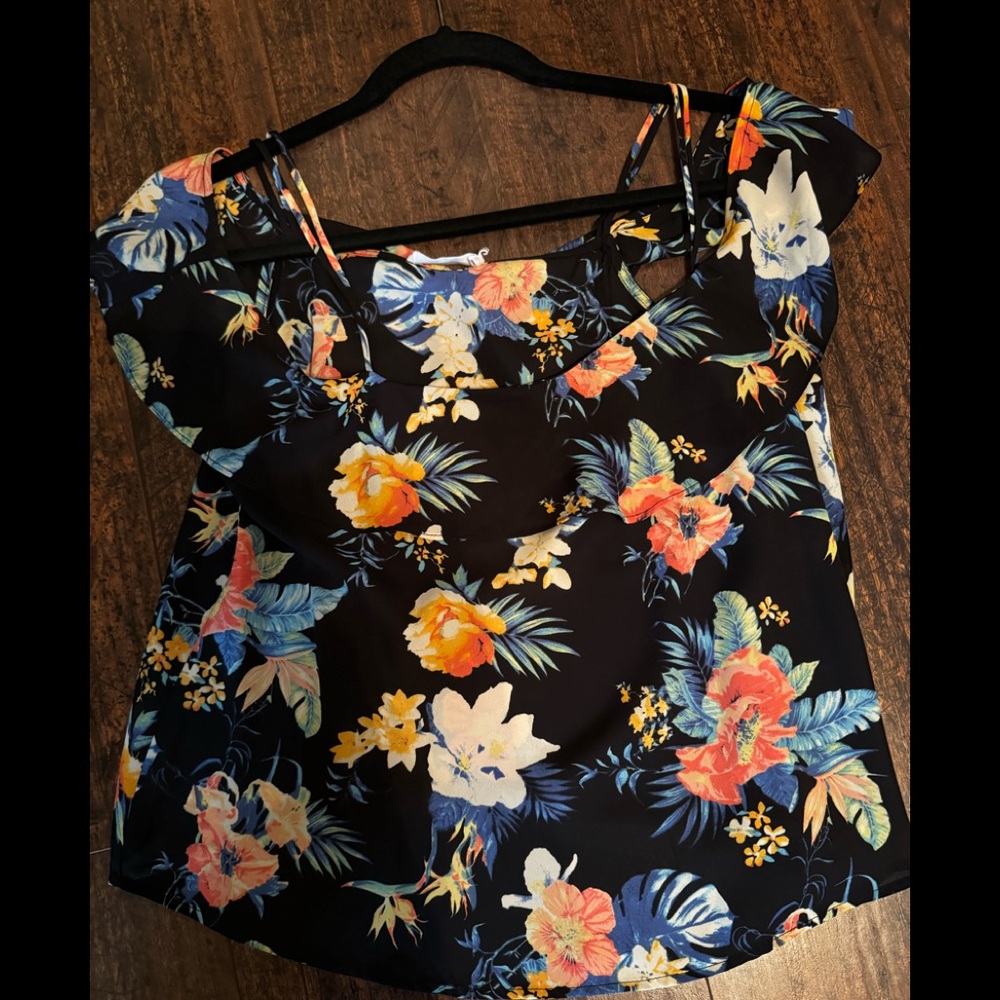 Cute Hawaii print blouse